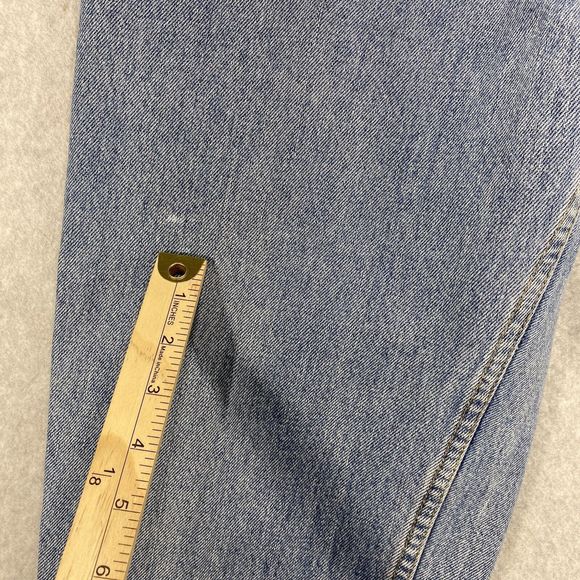 Levis 551 Jeans Womens Sz 16 34x30 Relaxed Fit Tapered Leg Distressed aded Denim - Picture 2 of 15